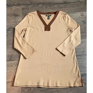 EUC Womens Lauren Ralph Lauren 100% cotton‎ suede trim vneck top size L
